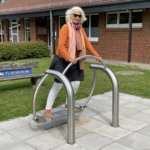 Outdoor-Fitnessgerät playfit Slalomtrainer K05018 – Slalomtrainer mit Schwungplattformen