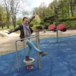 Nahansicht des playfit Gleichgewichtstrainer K05038 im Einsatz