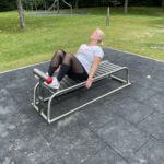Detailansicht des playfit Bauchtrainer K05041 aus Edelstahl