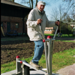montre un exercice sur le playfit Entraîneur complet K05042